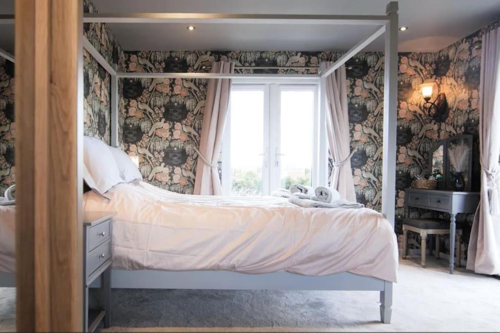 Covehithe House-Coastal Luxury- Sleeps 12-With Huge Swimspa! Wrentham Экстерьер фото