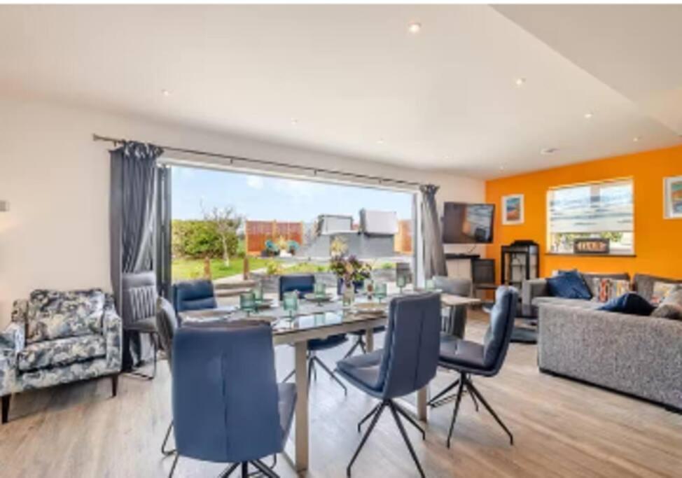 Covehithe House-Coastal Luxury- Sleeps 12-With Huge Swimspa! Wrentham Экстерьер фото