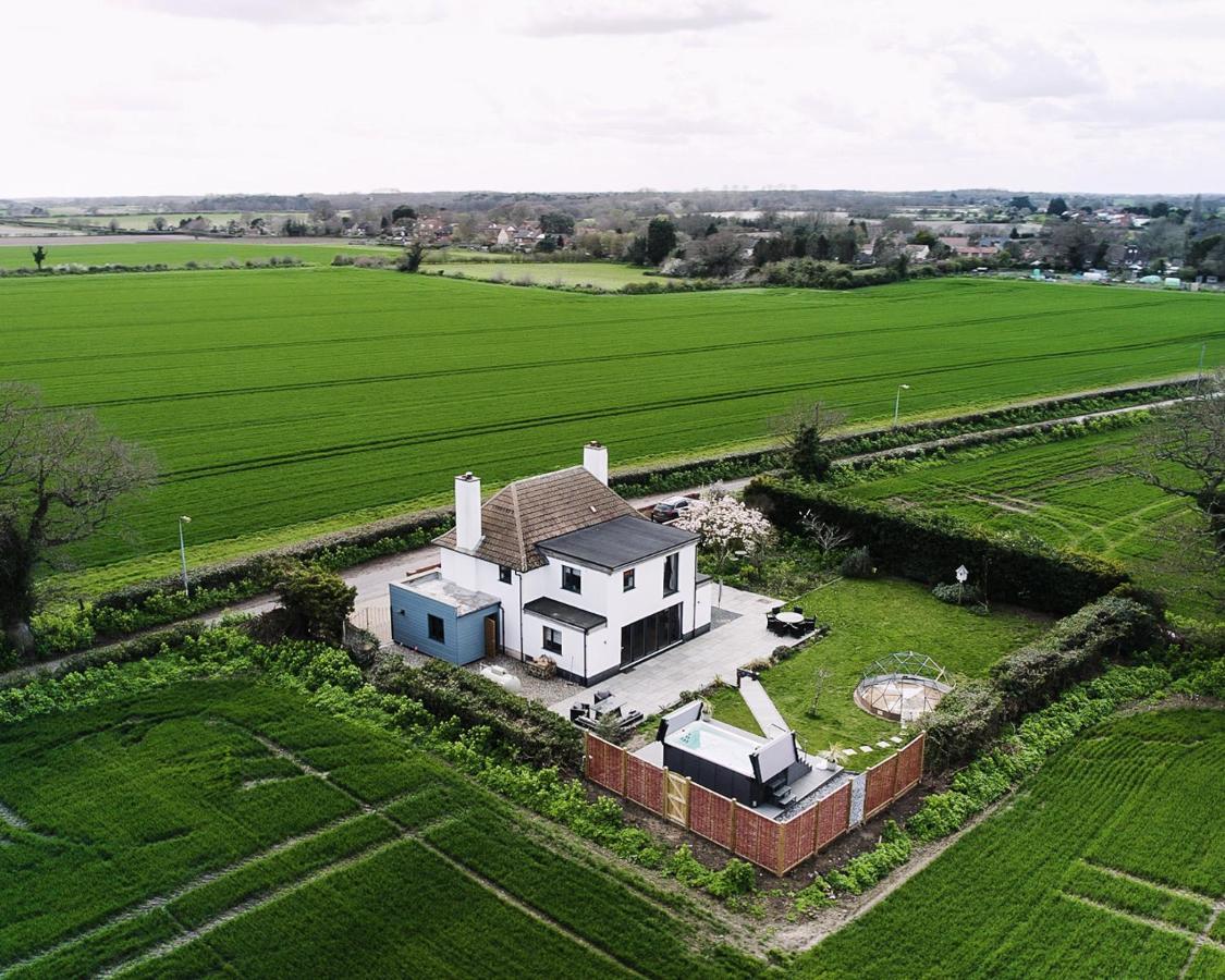 Covehithe House-Coastal Luxury- Sleeps 12-With Huge Swimspa! Wrentham Экстерьер фото